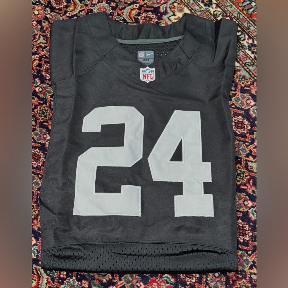 NIKE ON FIELD MARSHAWN LYNCH OAKLAND RAIDERS BLACK JERSEY SIZE XL   #24